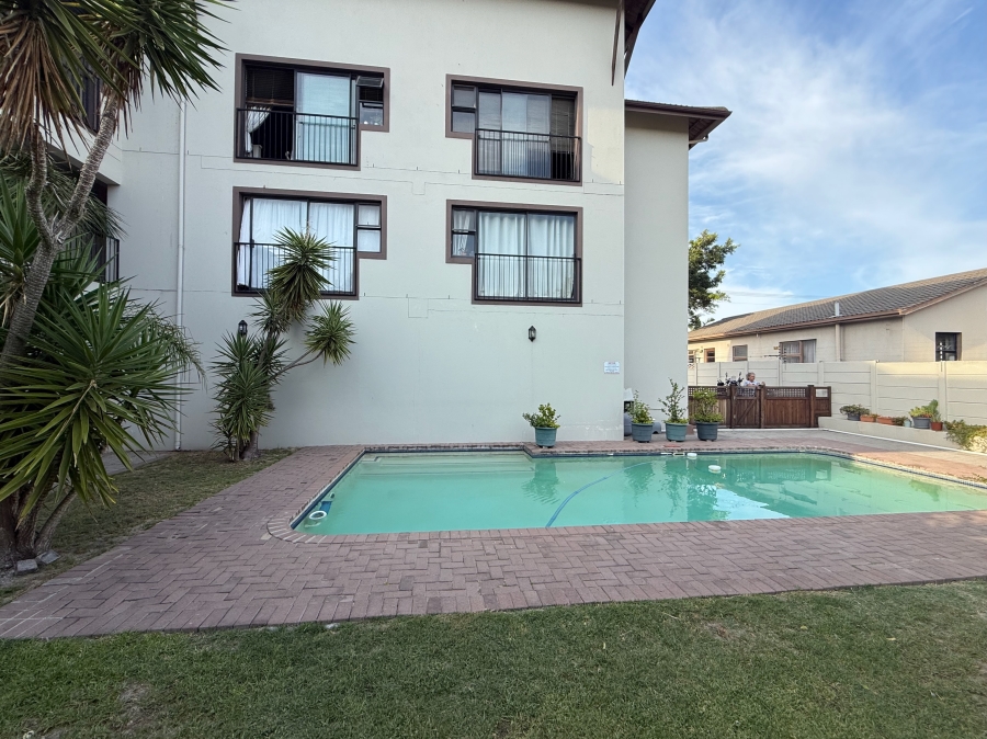 1 Bedroom Property for Sale in Table View Western Cape